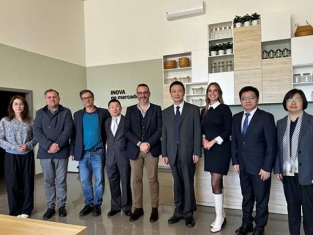 Delegação da Universidade Normal de Xangai recebida em Loures
