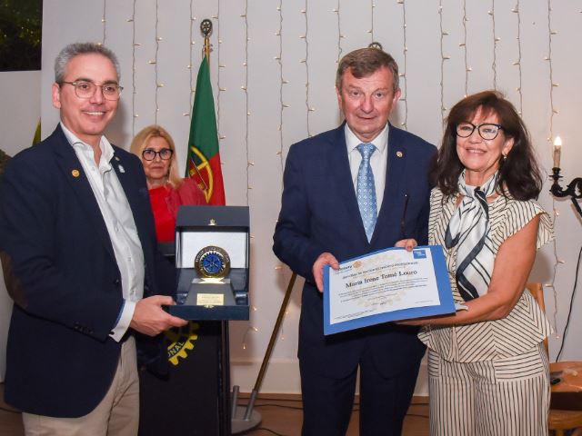 Rotary Club distingue diretora do Agrupamento de Escolas José Afonso