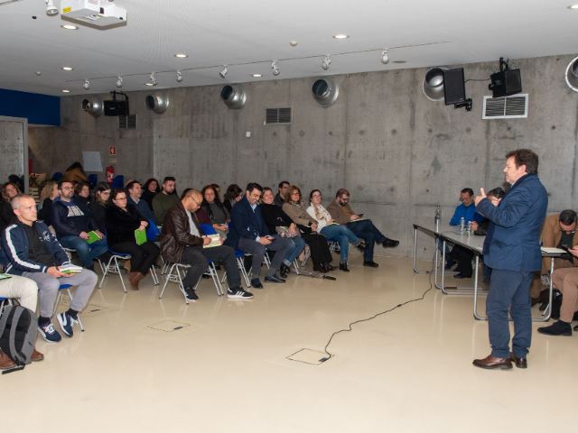 Políticas educativas apresentadas à comunidade escolar