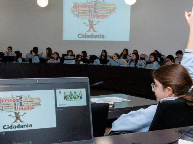 Um dia na Assembleia Municipal de Loures