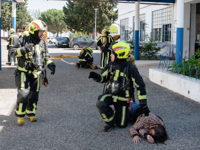Simulacro de incêndio nas EB dos 2.º e 3.º ciclos de Loures