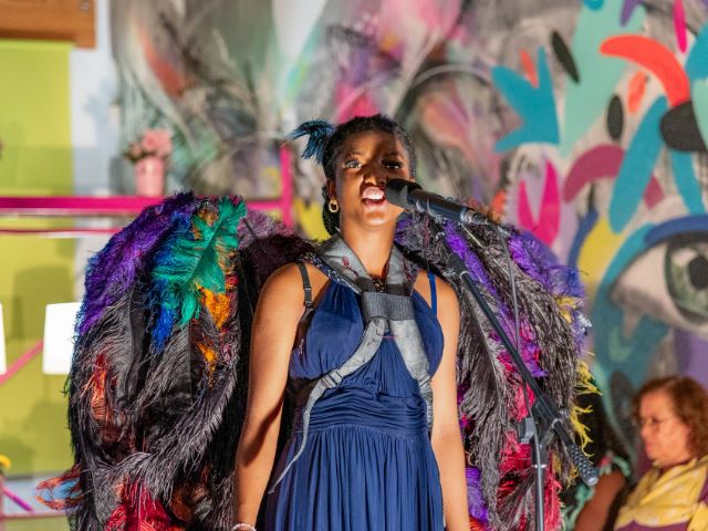 Escola Secundária de Camarate apresenta a peça de teatro "Anjos Caídos"