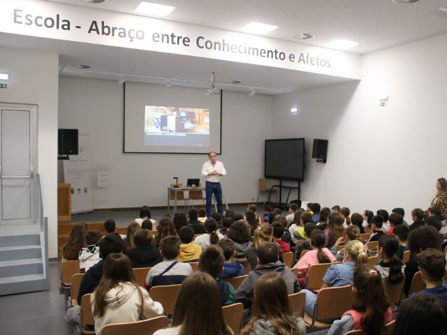 Clubes de Filosofia: “Nunca nos esquecemos – memórias do Holocausto'