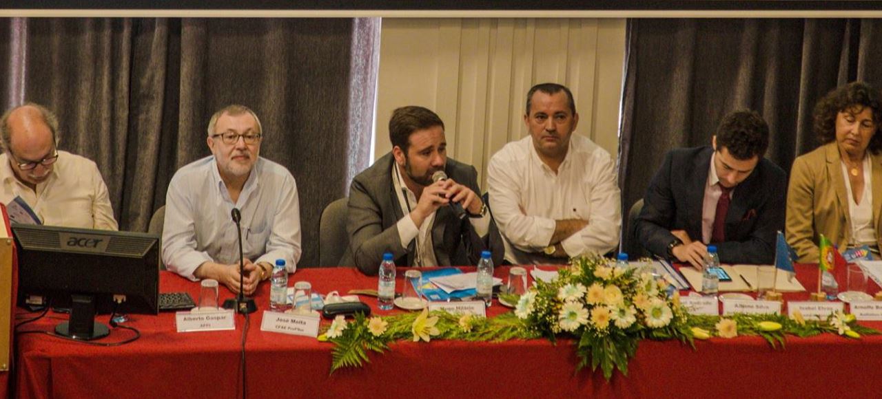 SEMINÁRIO - EDUCAÇÃO DE INFÂNCIA E OS DESAFIOS PARA O SÉC. XXI -