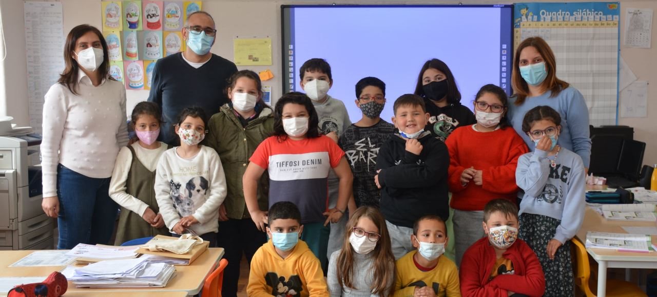 @ CIENTISTA REGRESSA À ESCOLA