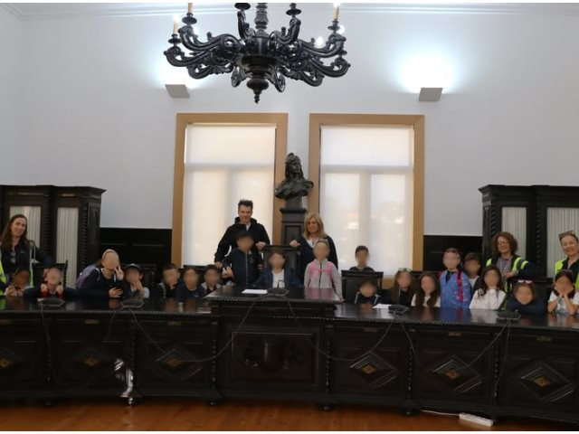 Visita de estudo ao edifico Paços do Concelho da turma do 3.º ano da Escola Rumo ao Futuro do Entroncamento