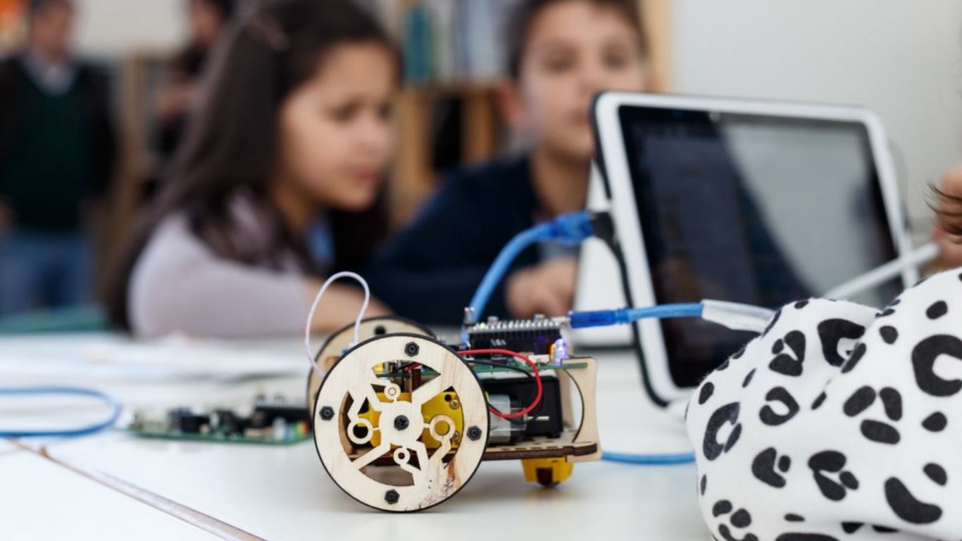 Câmara de Santo Tirso promove robótica nas escolas do 1º Ciclo