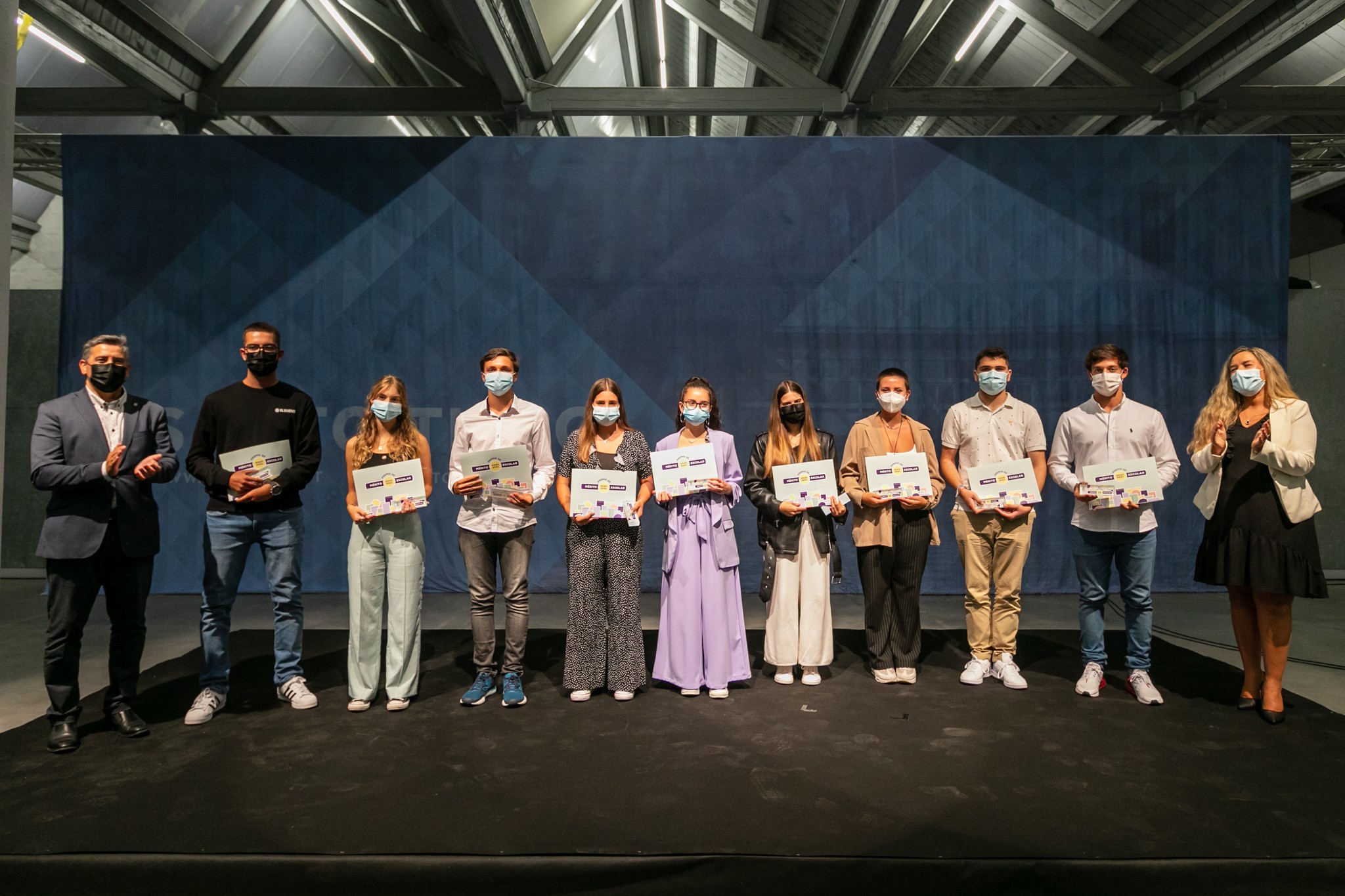 Alunos de Santo Tirso receberam prémios de mérito escolar
