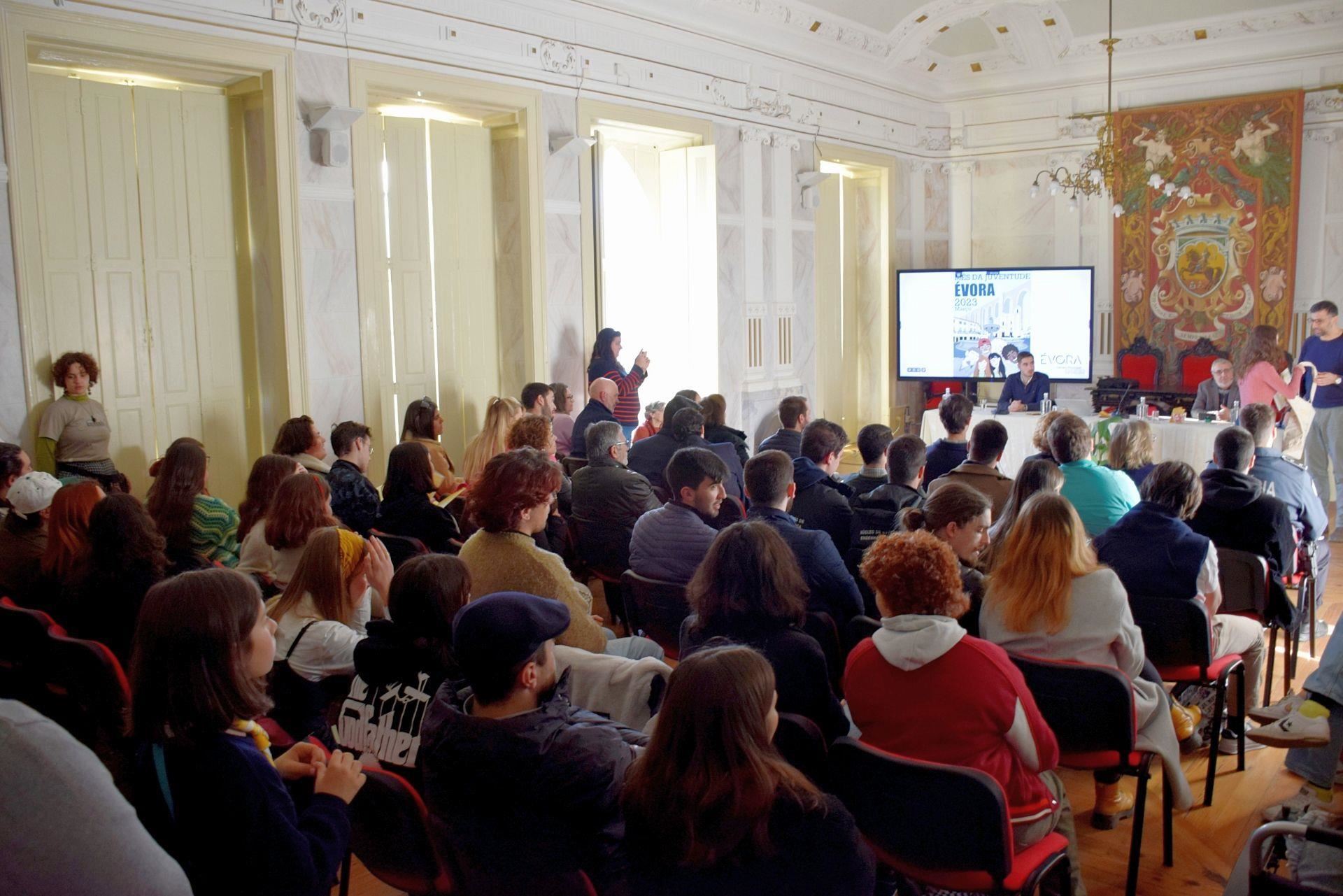 Mês da Juventude arranca com cerca de 130 iniciativas