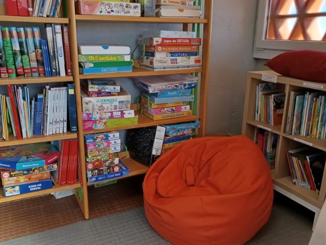 Ponto de Biblioteca da Escola Básica do Bairro de Almeirim